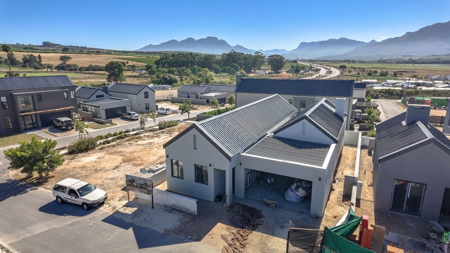 4 Bedroom Property for Sale in Longlands Country Estate Western Cape